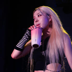 picture of Jayoung drinking
